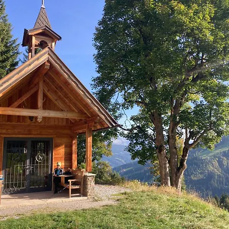 Mountainview Mit Balkon Und Carport Apartman
