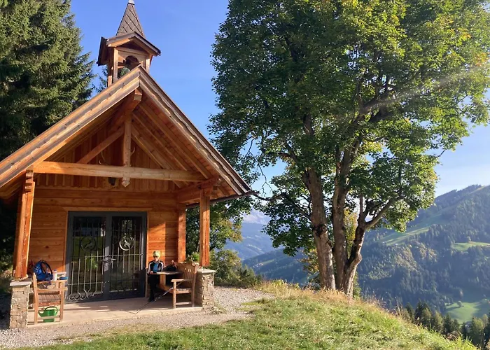 Mountainview Mit Balkon Und Carport Apartman